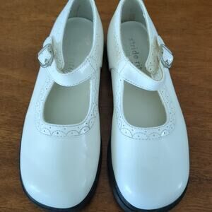 Stride Rite Girls leather Mary Jane White shoes size 13.5